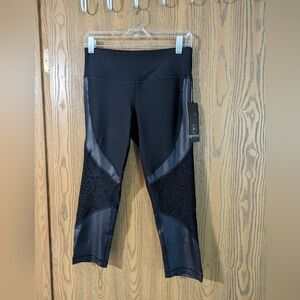 90 Degrees Black Capri Leggings, Size Medium, NWT